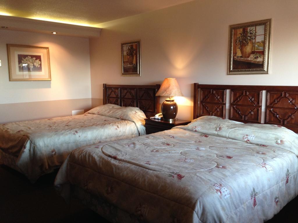 Traveller'S Inn Доусън Крийк Стая снимка